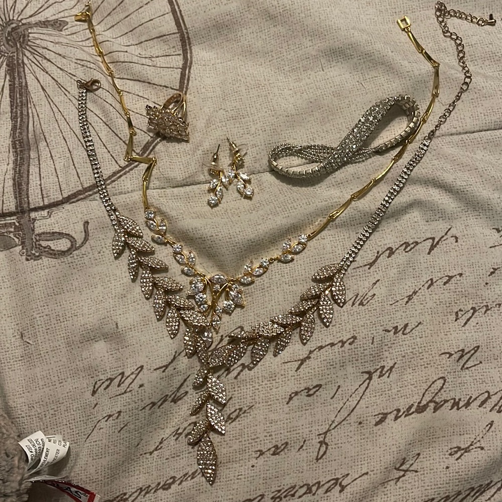 Set of jewelry